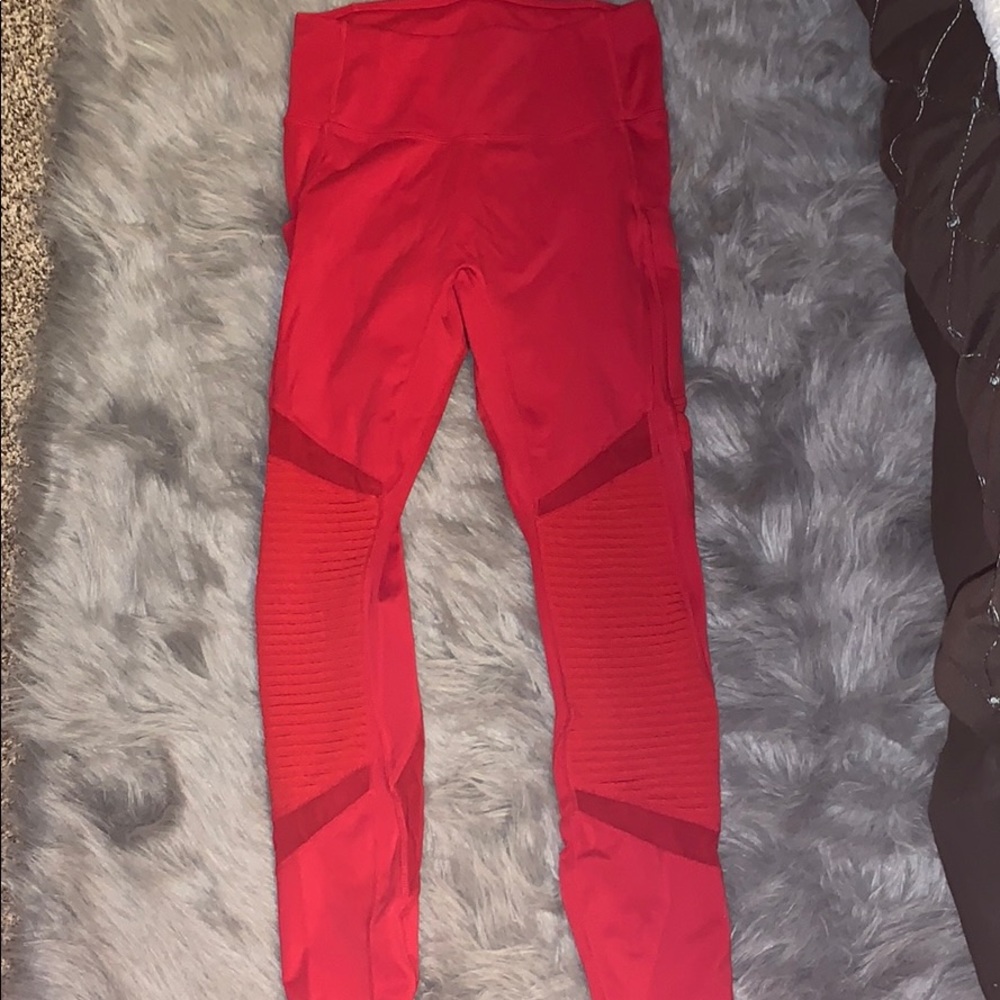 FABLETICS RED LEGGINGS